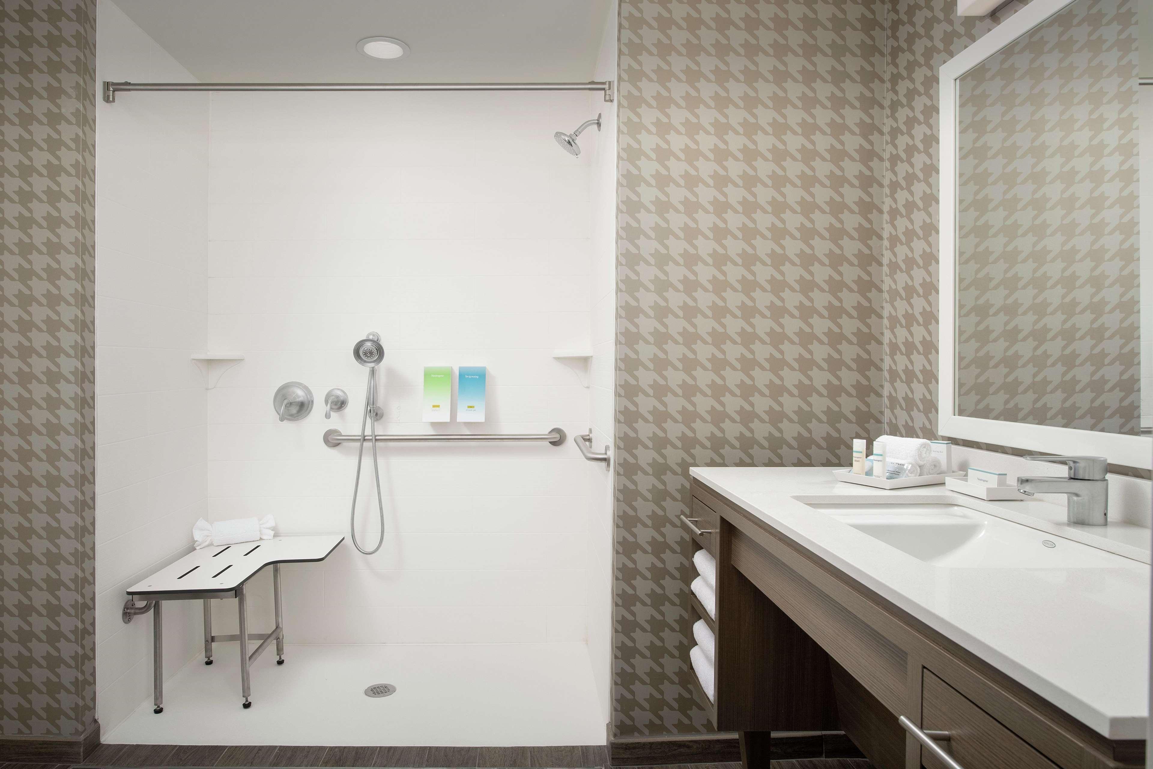 Home2 Suites By Hilton Edison Εξωτερικό φωτογραφία